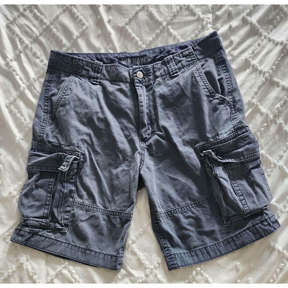 Old Navy Men’s Cargo Shorts – Size 36 (Pre-owned, Excellent Condition)